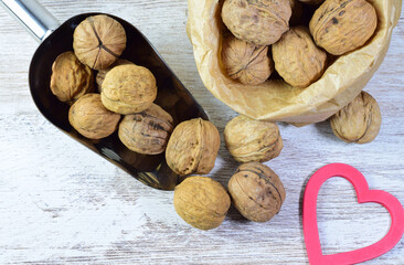 Zenith view, walnut, full of properties, source of proteins, very healthy.