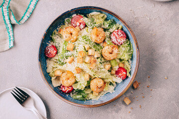 salad with shrimps