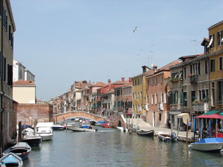 canale di Venezia e le sue gondole