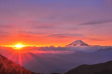 富士山と朝焼け