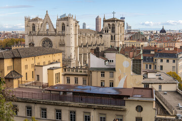 Fototapeta na wymiar la cathédrale Saint Jean dans le Vieux Lyon