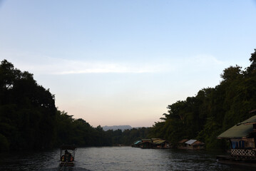 Am Ufer des River Kwai, Abendstimmung, Thailand