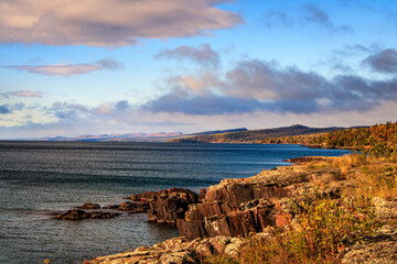 Beauty on the Coast of the Lake 