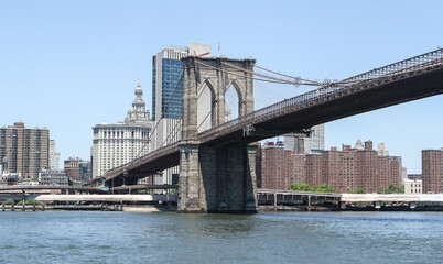 Obraz premium New York united states 21, may 2018 New York skyline showing Brooklyn Bridge