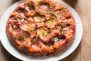 Upside down cake with plums 