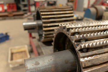 Wood shredding wheel