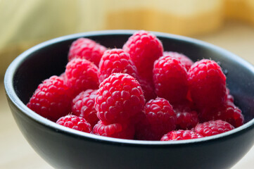 mix de frutos rojos y almendras.