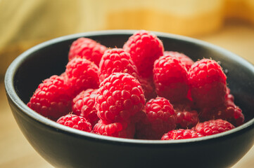 mix de frutos rojos y almendras.