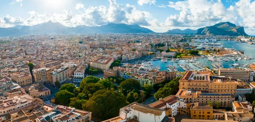 Photo sur Plexiglas Aerial panoramic view of Palermo town in Sicily. Italy near the Mondello white sand beach in and beautiful lagoon.