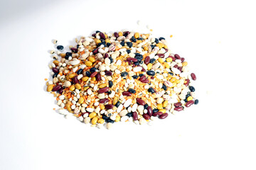 La fagiolata cruda. Vari tipi di fagioli mescolati tutti insieme