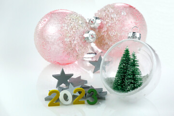 Anno nuovo 2023 con decorazioni natalizie
