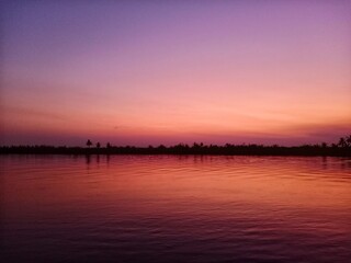 Fototapeta na wymiar Dawn over the lake