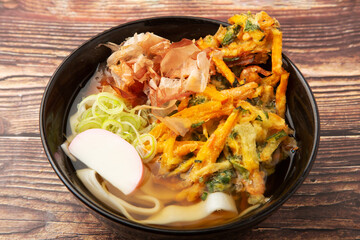 かき揚げのきしめん