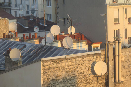 parabole satellite, Paris