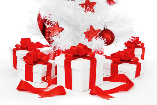 Christmas tree with red decor