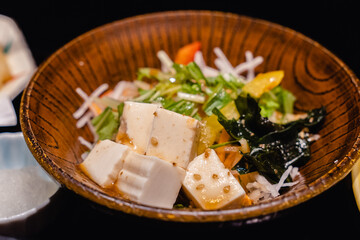 豆腐サラダ