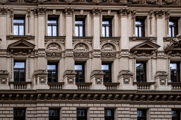 Façade de maison ancienne à Prague, en république tchèque
