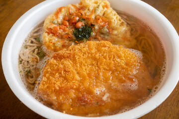 とても美味しい日本のコロッケそば