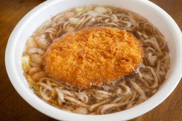 とても美味しい日本のコロッケそば
