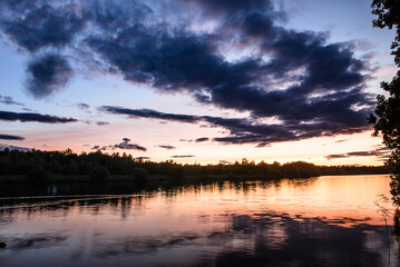 Fototapeta na wymiar sunset over the lake Treeton Dyke