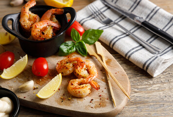 Shrimps prepared with garlic.