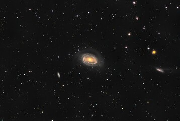 in a galaxy far far away: NGC4725