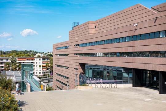 B&acirc;timent du Corum abritant le Palais des Congr&egrave;s de Montpellier et l'Op&eacute;ra Berlioz
