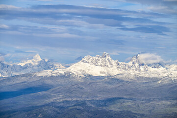 Fototapeta na wymiar Beautiful winter panoramic view on the Whistlers Mountain at Jasper in Canada
