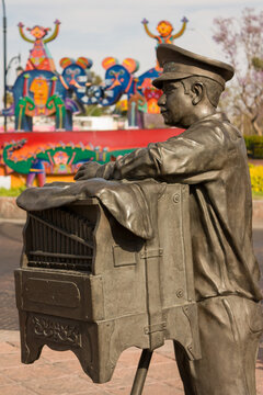 Escultura de organillero