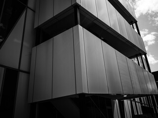 Obraz premium Black and white building