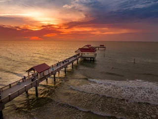 Foto auf Acrylglas Clearwater Strand, Florida Stunning colorful sunset over the pier on Clearwater beach Florida
