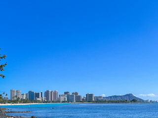 [Hawaii] Beautiful blue sky and beach with Diamond Head