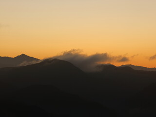 Obraz premium 朝日はもうすぐ