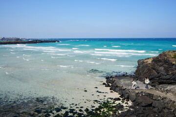 Fototapeta na wymiar fine sea view with rock beach