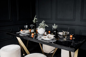 Festive Christmas table setting.
