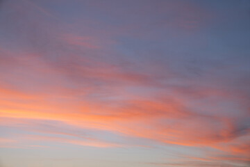 Fototapeta premium Sky with red-colored clouds