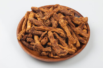 Tea boiled with stir-fried ingredients after steaming and drying the donggule.
둥굴레를 쪄서 말린 후 볶은 것을 넣고 끓인 차.