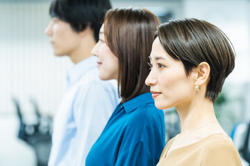 Obraz premium オフィスカジュアルシーン