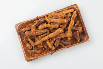Tea boiled with stir-fried ingredients after steaming and drying the donggule.
둥굴레를 쪄서 말린 후 볶은 것을 넣고 끓인 차.