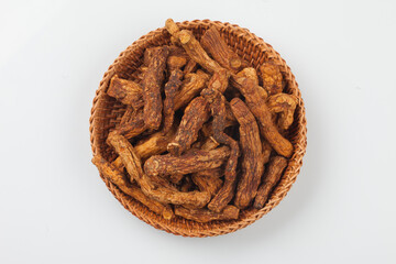 Tea boiled with stir-fried ingredients after steaming and drying the donggule.
둥굴레를 쪄서 말린 후 볶은 것을 넣고 끓인 차.