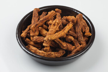 Tea boiled with stir-fried ingredients after steaming and drying the donggule.
둥굴레를 쪄서 말린 후 볶은 것을 넣고 끓인 차.