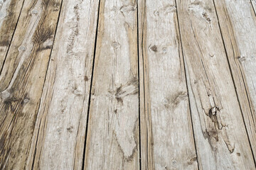 Tablones de madera en vertical. Vertical wooden planks.