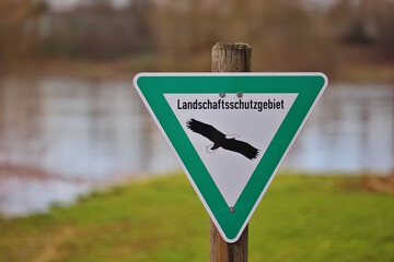   Landschaftsschutzgebiet -  Schild am See