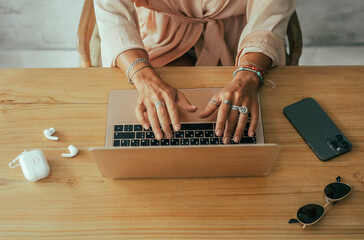 Pretty Young Beauty Woman Using Laptop in cafe, outdoor portrait business woman, hipster style, internet, smartphone, office, Bali Indonesia, holding, mac OS, manager, freelancer , notebook
glass