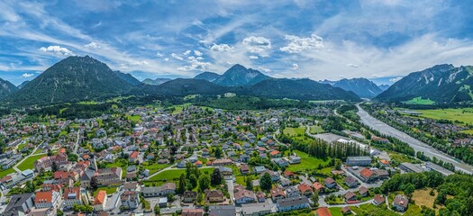 Die Region um das Lechtal bei Reutte in Tirol im Luftbild, Blick nach Süden zum Thaneller