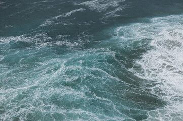 Big waves on the ocean