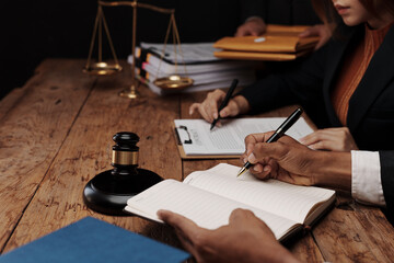 Lawyer explain the law and the outcome of the litigation, in detail the various contractual clauses...