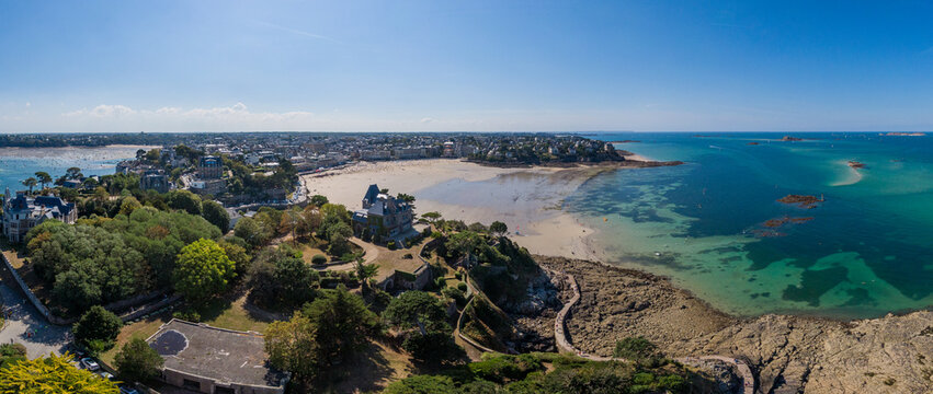 Il golfo della citt&agrave; di Dinard, Francia