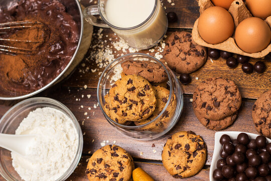 Making chocolate cookies with all ingredients