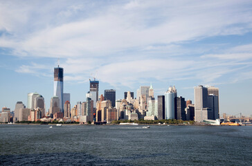 Naklejka premium Lower Manhattan Panoramic View And Ferry Boats